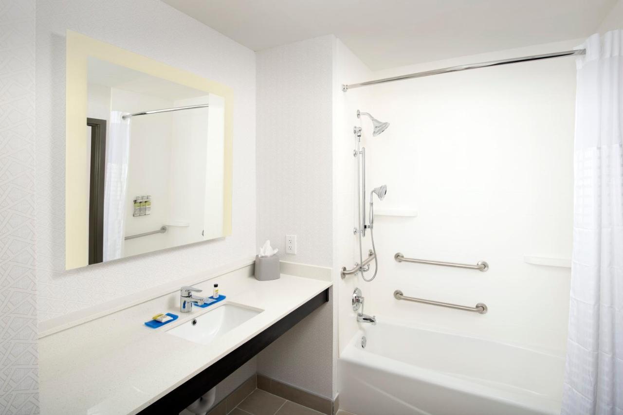Holiday Inn Express & Suites - North Brunswick By Ihg Ngoại thất bức ảnh
