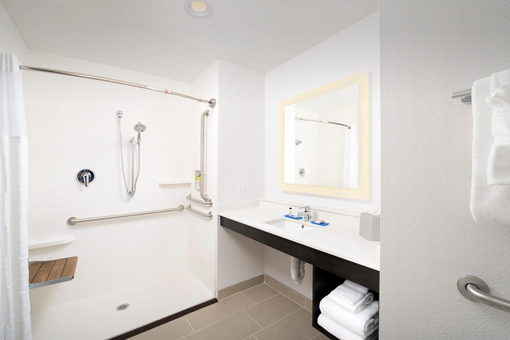 Holiday Inn Express & Suites - North Brunswick By Ihg Ngoại thất bức ảnh