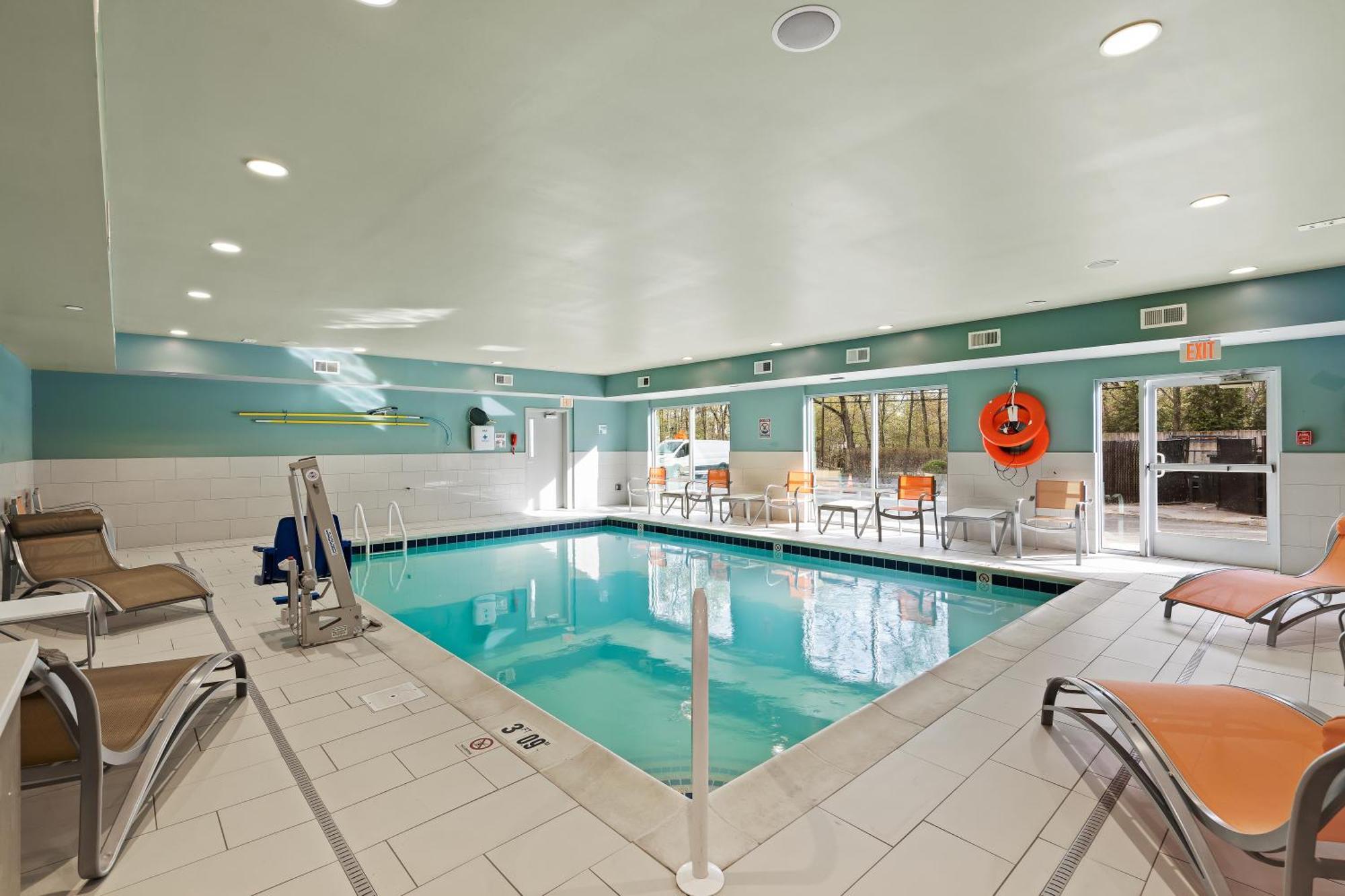 Holiday Inn Express & Suites - North Brunswick By Ihg Ngoại thất bức ảnh